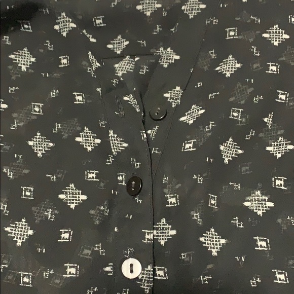 EUC sheet black patterned sleeveless blouse - Picture 3 of 6